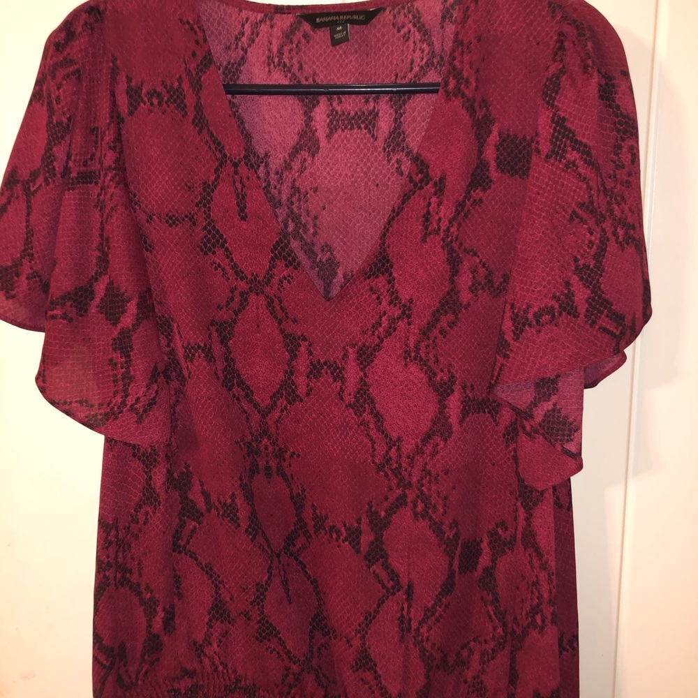 Medium Banana Republic office blouse top cute